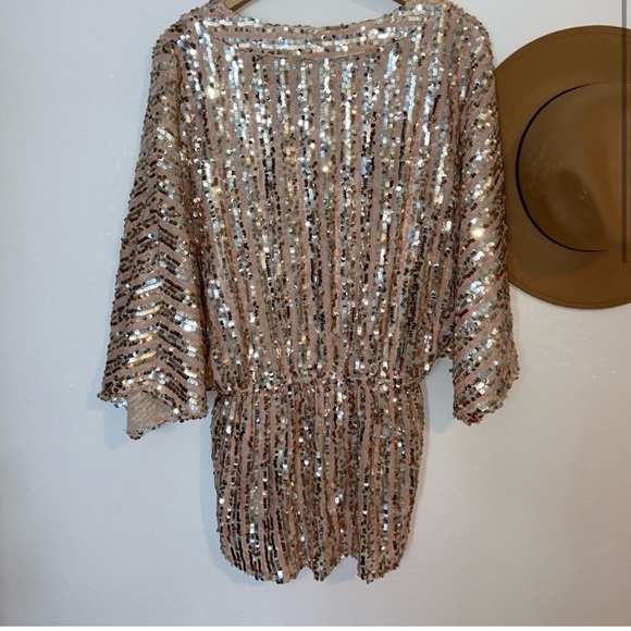 Rose gold/ champagne/silver sequin top - Picture 2 of 6